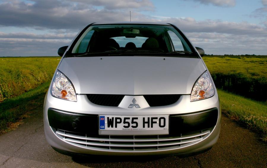  Mitsubishi Colt 3-Door 2004 года  (фото 41 из 55)